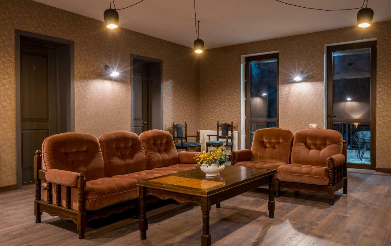 Travel Inn Kazbegi Exterior foto